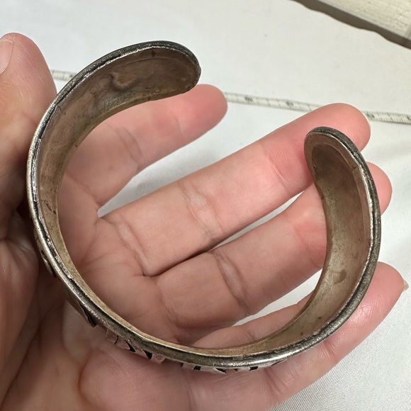 Vintage Silvertone Om Mani Padme Hum cuff bracelet - Picture 11 of 11